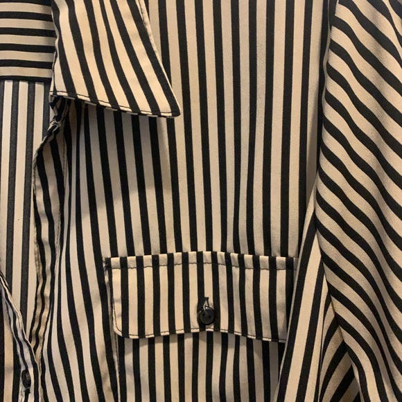 Ladies button down top - Picture 5 of 9